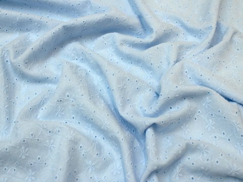 Batyst bawełniany haftowany błękit baby blue Batyst bawełniany haftowany błękit baby blue