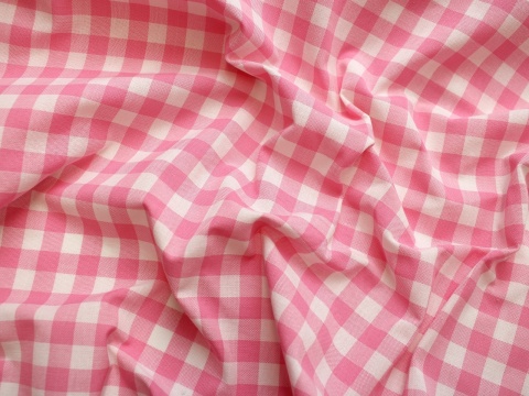 BAWEŁNA W KRATKE RÓŻOWO BIAŁA 1 CM