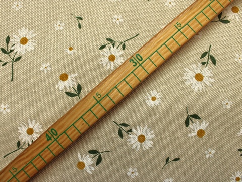 MATERIAŁ BAWEŁNA STOKROTKI NA BEŻU SZER. 280 CM