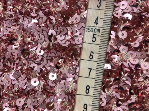 Materiał cekinowy cekiny na tiulu gęste brudny róż