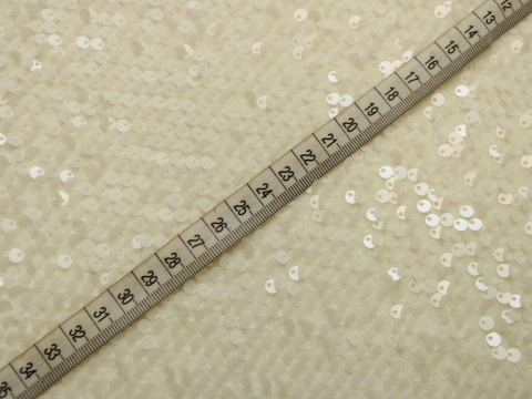 Materiał cekinowy cekiny na welurze kremowe ecru
