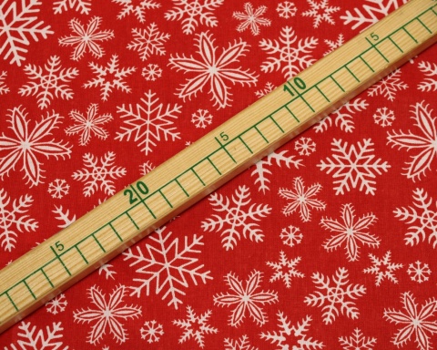 Tkanina bawełniana świąteczna białe śnieżynki na czerwonym
