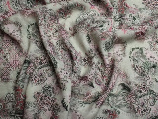 KREPA JEDWABNA WZÓR ORNAMENT RÓŻOWY