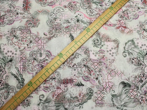 krepa jedwabna wzór ornament różowy na szarym tle jedwab naturalny 100%