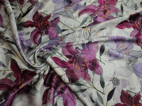 satyna jedwabna wzór kwiaty fiolet amarant 100% jedwab naturalny