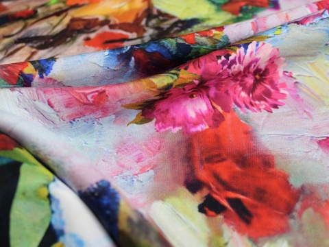 satyna-jedwabna-wzor-kwiaty-malowane-czerwone-100-jedwab-naturalny