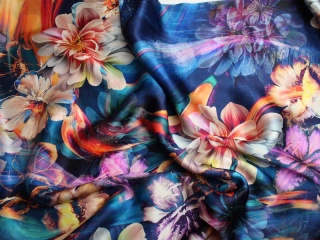 SATYNA JEDWABNA WZÓR KWIATY NA GRANACIE