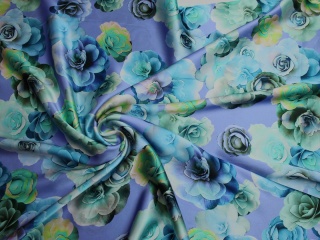 SATYNA JEDWABNA WZÓR KWIATY NIEBIESKIE