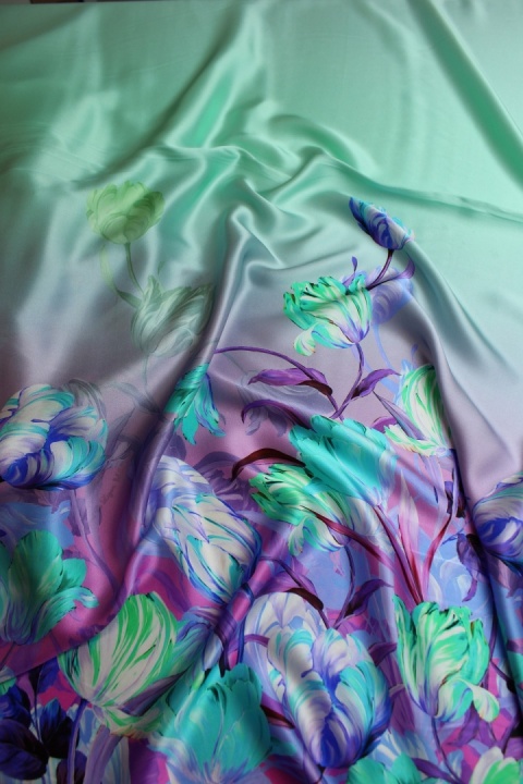 satyna jedwabna wzór szlak kwiatowy border mięta fiolet jedwab naturalny 100%