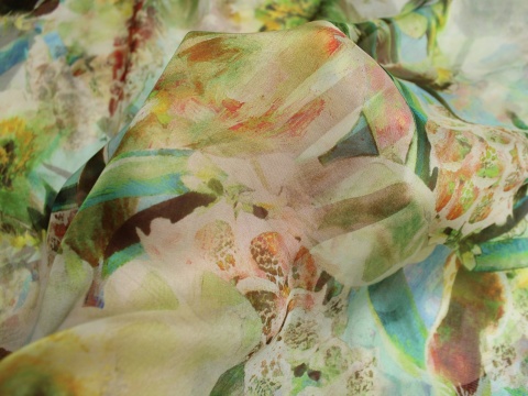 szyfon jedwabny kwiaty zieleń jedwab naturalny 100%