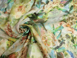 SZYFON JEDWABNY WZÓR KWIATY ZIELEŃ