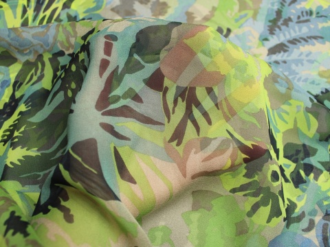 szyfon jedwabny wzór kwiaty limonka niebieskie jedwab naturalny 100%