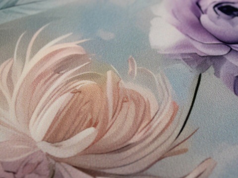 tkanina barbie róże pastelowe różowe na szarym tle