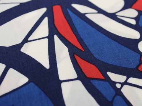 tkanina wiskozowa wiskoza wzór geometryczny niebiesko biały